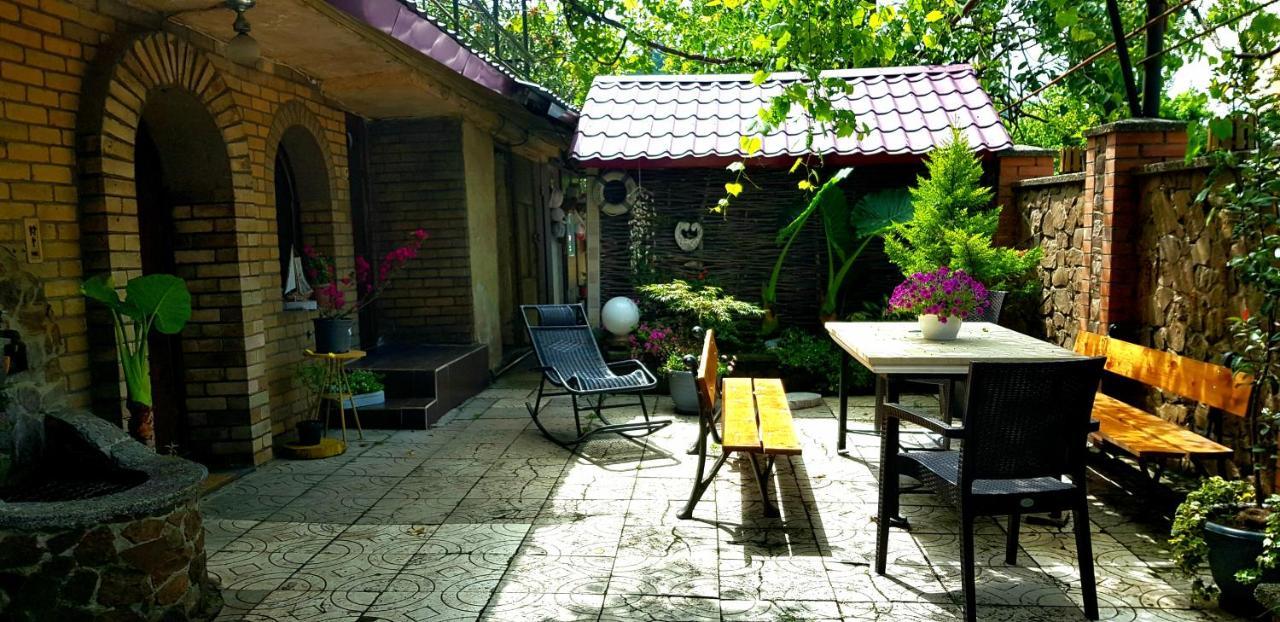 Green House In Μπατούμι Εξωτερικό φωτογραφία