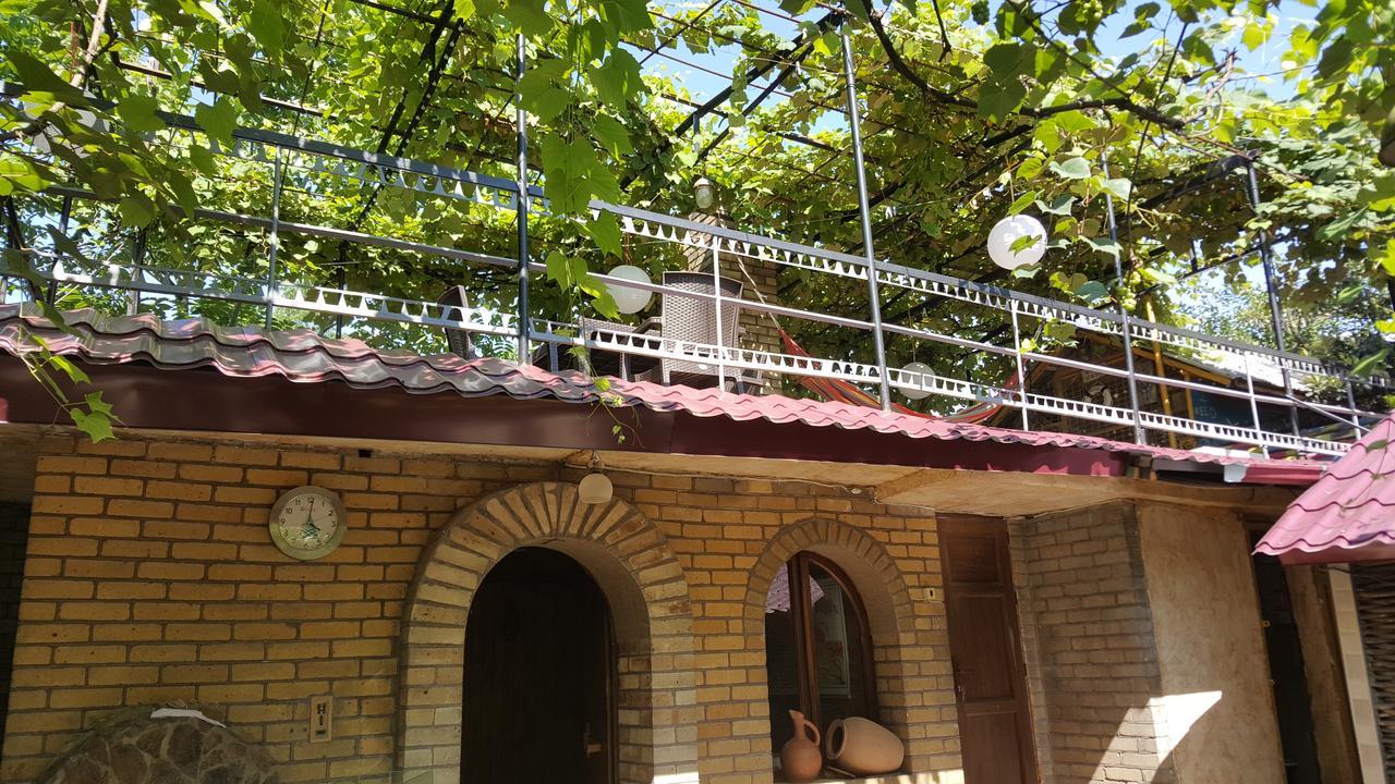 Green House In Μπατούμι Εξωτερικό φωτογραφία